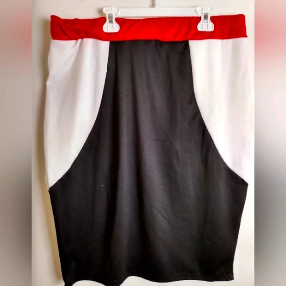 Women's Skirt Red Black White Two Sided Versatile Bottom Size 1X - Picture 1 of 5